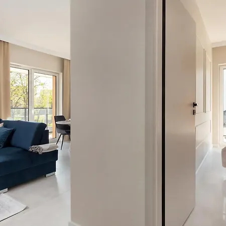 Luxury Beachside With Balcony & Terrace In By Renters Prestige Apartman