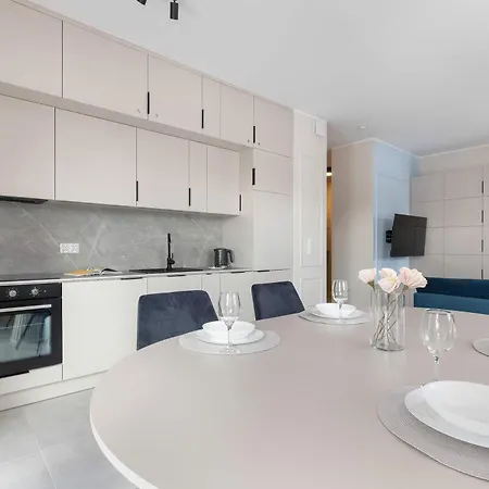 Luxury Beachside With Balcony & Terrace In By Renters Prestige Gdańsk
