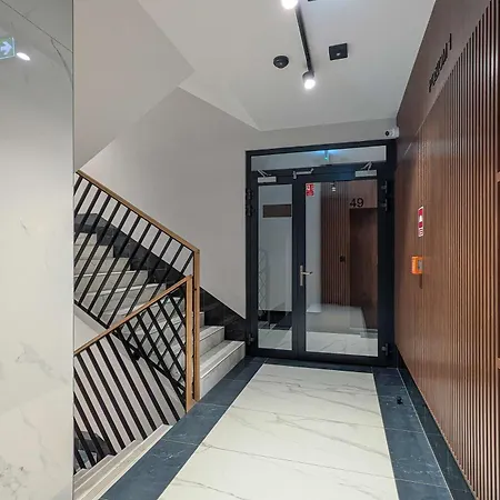 Appartement Luxury Beachside With Balcony & Terrace In By Renters Prestige *