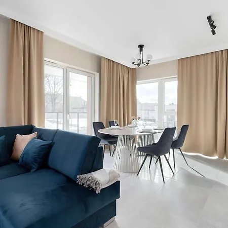 Apartamento Luxury Beachside With Balcony & Terrace In By Renters Prestige *