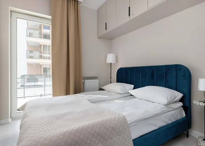 Luxury Beachside With Balcony & Terrace In By Renters Prestige Apartamento