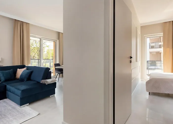 Luxury Beachside With Balcony & Terrace In By Renters Prestige Apartamento