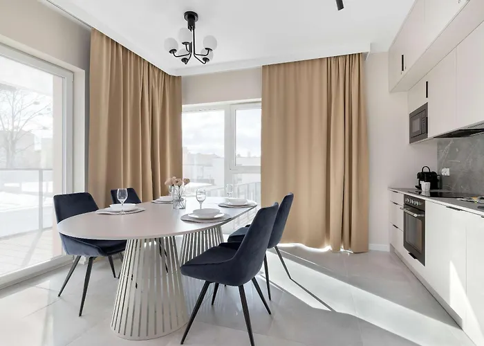 Apartamento Luxury Beachside With Balcony & Terrace In By Renters Prestige