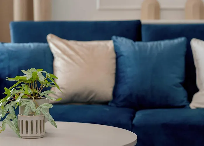 Luxury Beachside With Balcony & Terrace In By Renters Prestige *