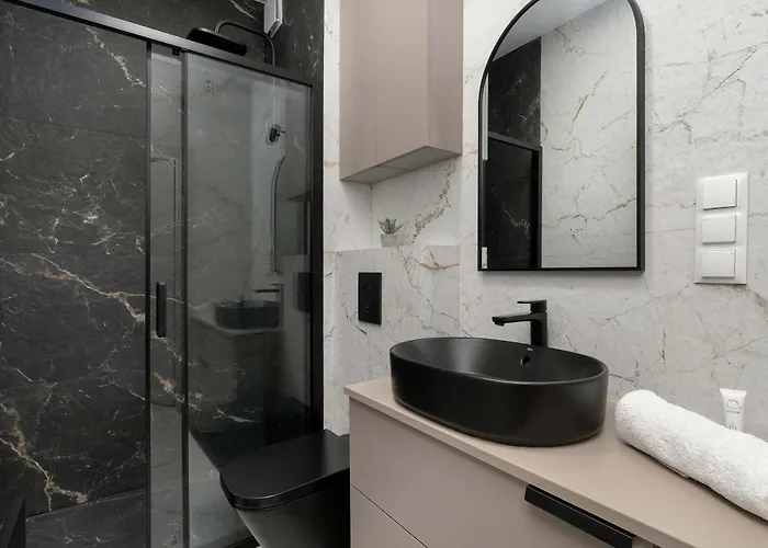 Apartamento Luxury Beachside With Balcony & Terrace In By Renters Prestige